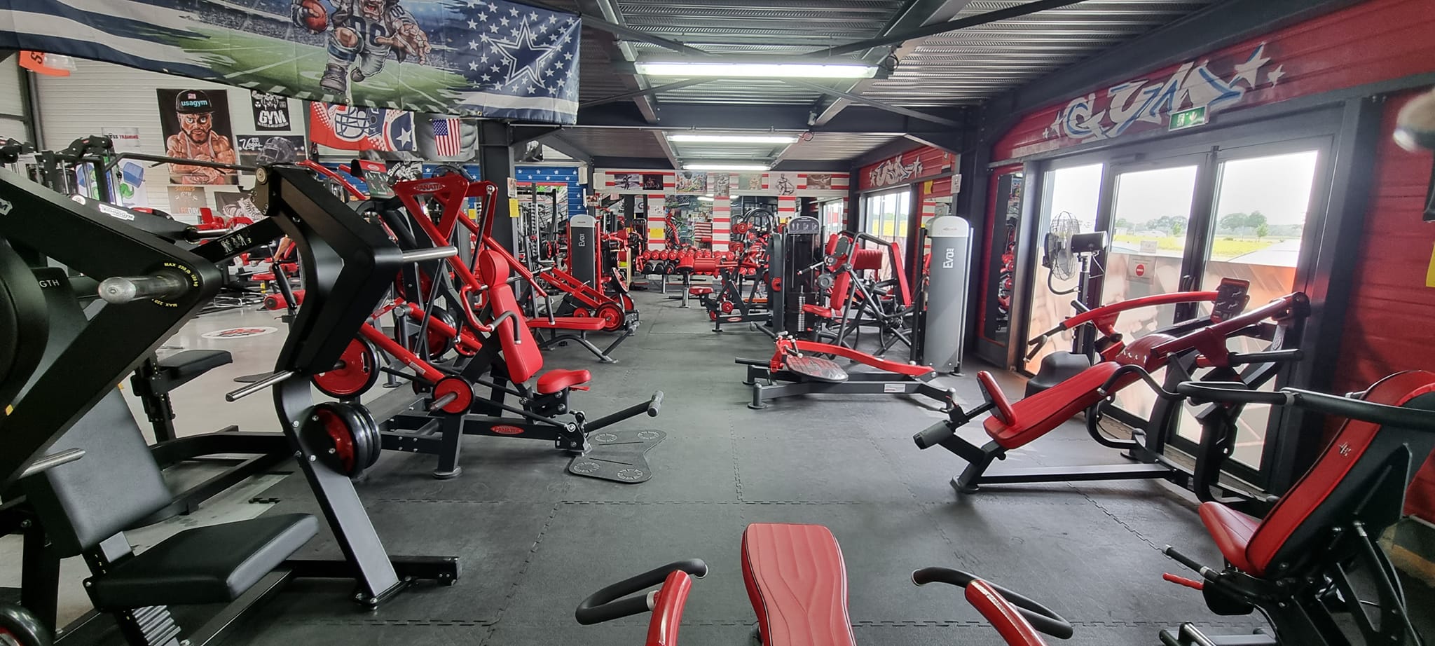 Plateau musculation USA GYM Baralle, vue panoramique
